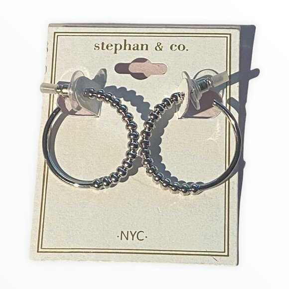 NWT Nordstrom Stephan & Co Silver Hoop Earrings Post Back New With Tags Circle - Picture 4 of 4